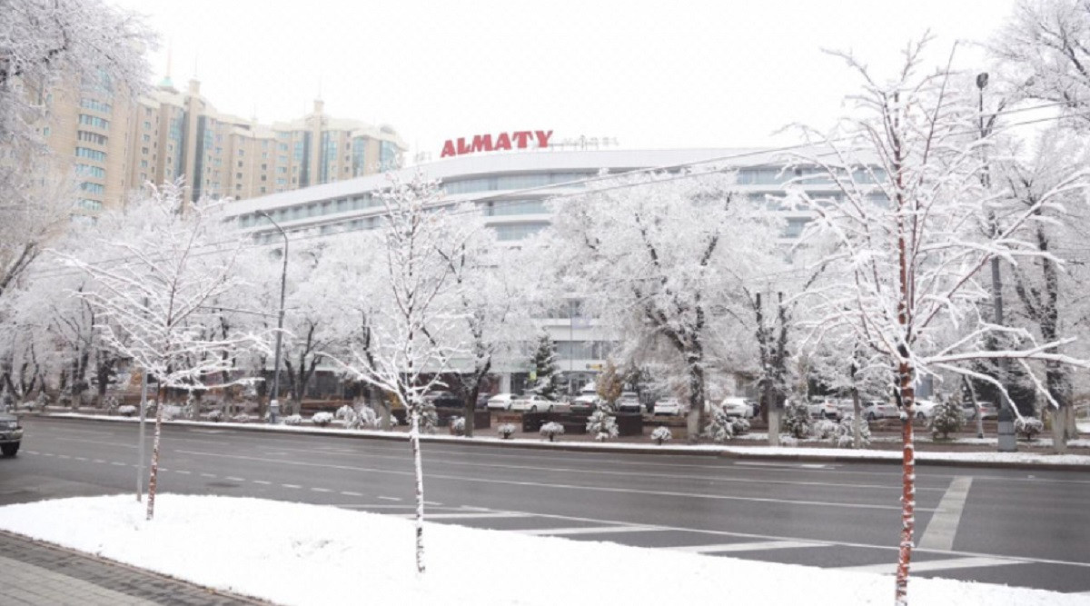 Алматы зимой фото Снег в Алматы: автомобилистов и пешеходов призвали к осторожности