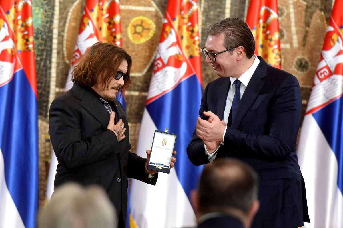 Звезда "Пиратов Карибского моря" получил медаль от президента Сербии