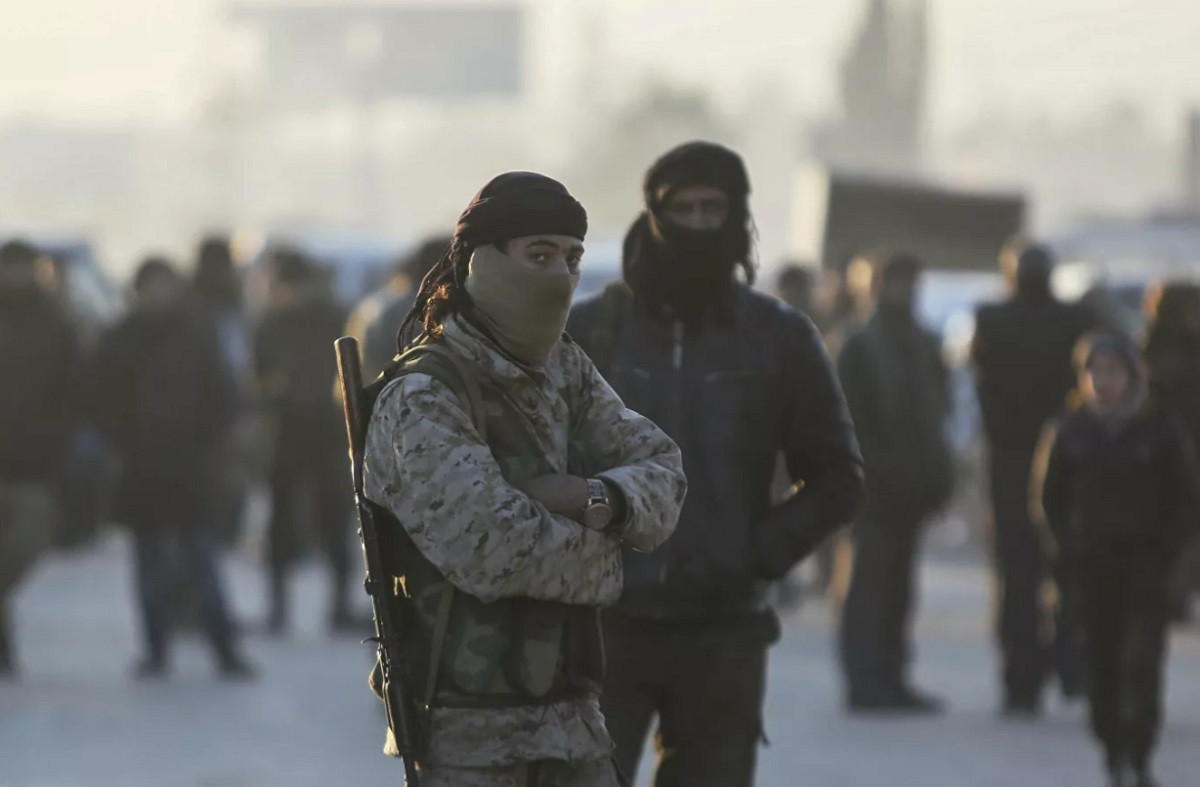 Казахстанец спонсировал боевиков в Сирии через терминал 