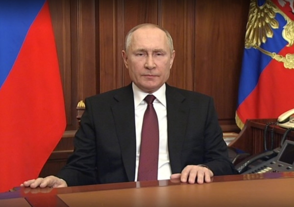 Владимир Путин объявил о военной спецоперации в Донбассе