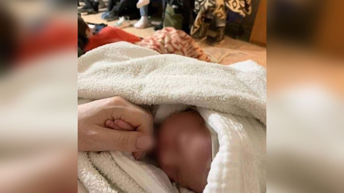 Войне вопреки: в Киевском метро родился младенец