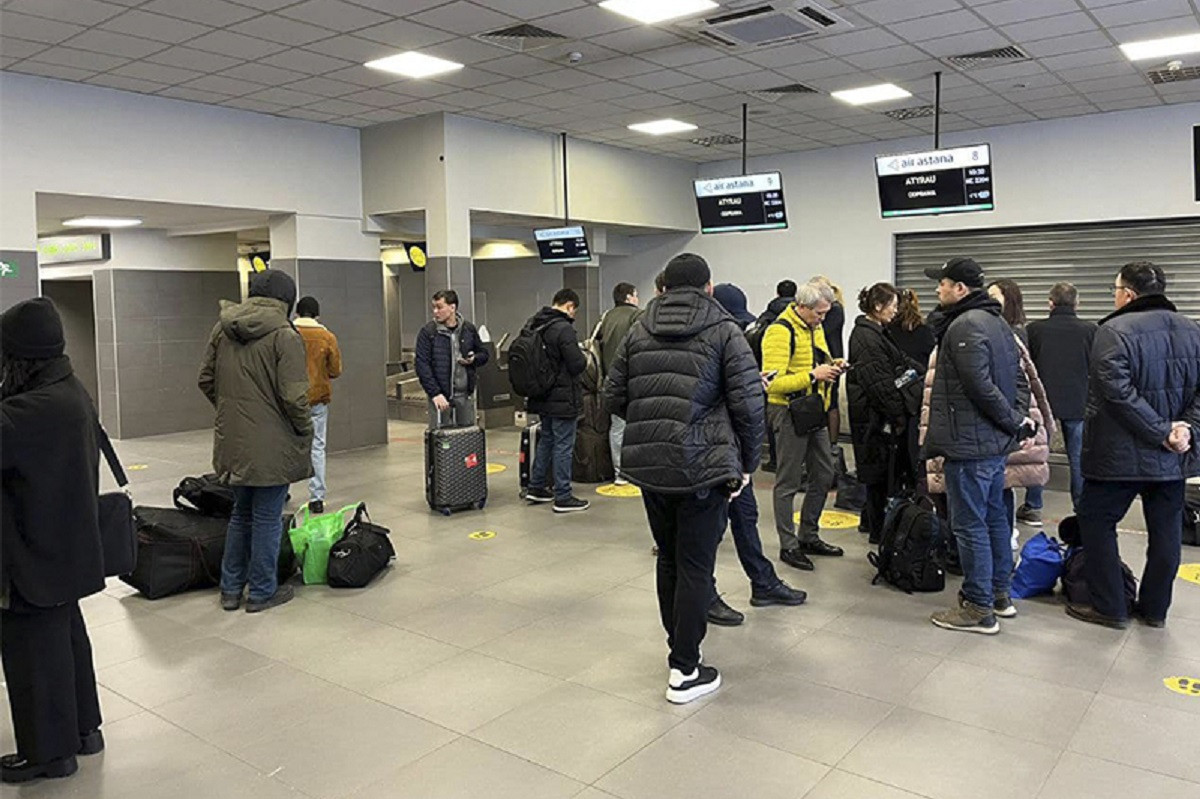Касым-Жомарт Токаев внимательно отслеживает ситуацию по эвакуации граждан Казахстана из Украины - Берик Уали