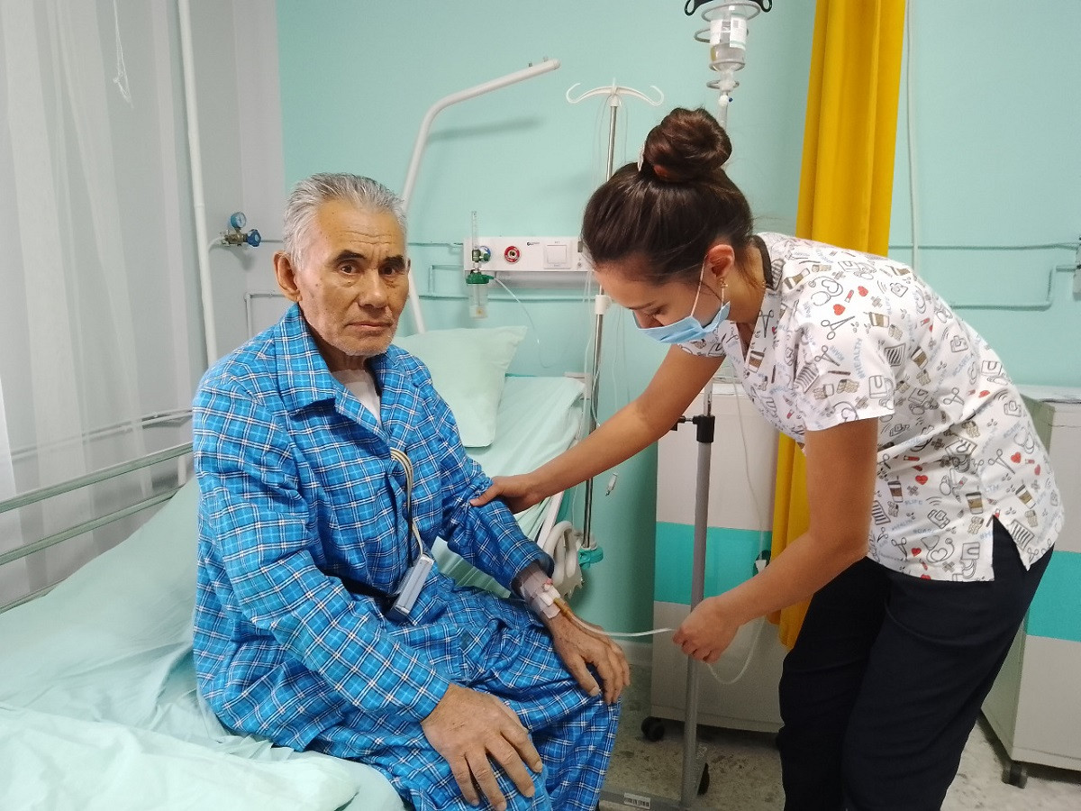 Мы благодарим врачей за наши жизни - пациенты обратились к медикам Алматы