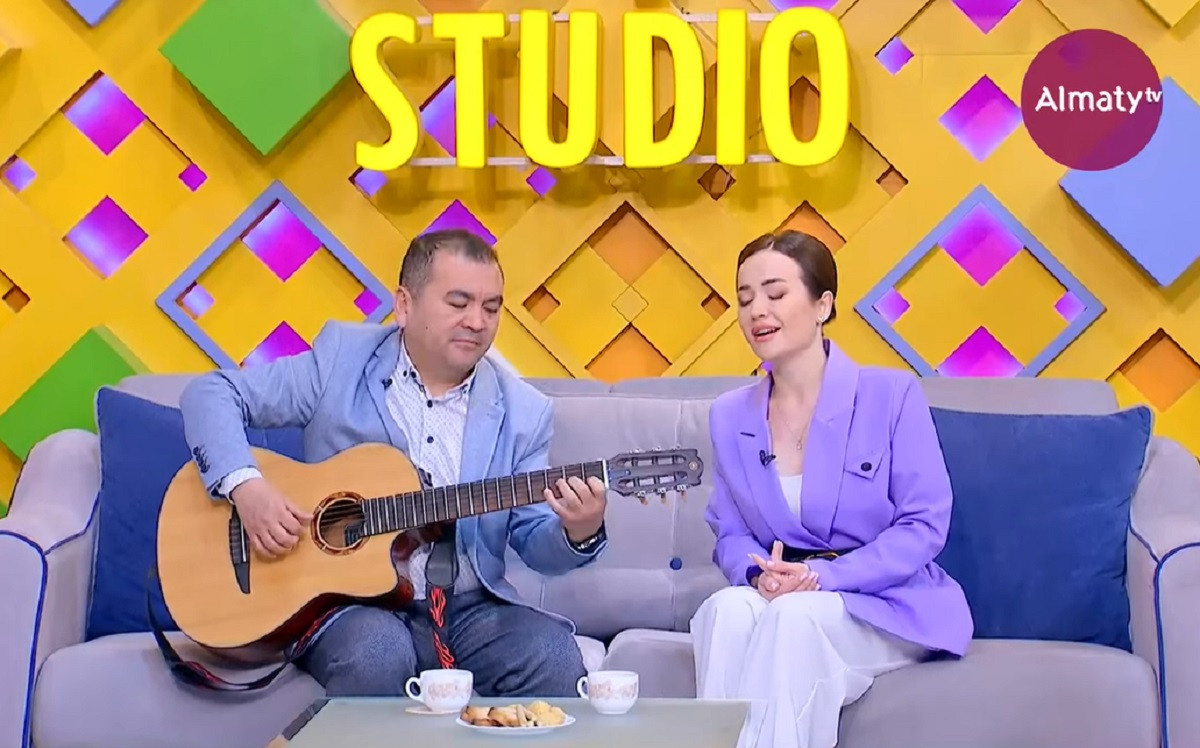 Екатерина Жолбарыс исполнила песню Абая и восхитила соцсети