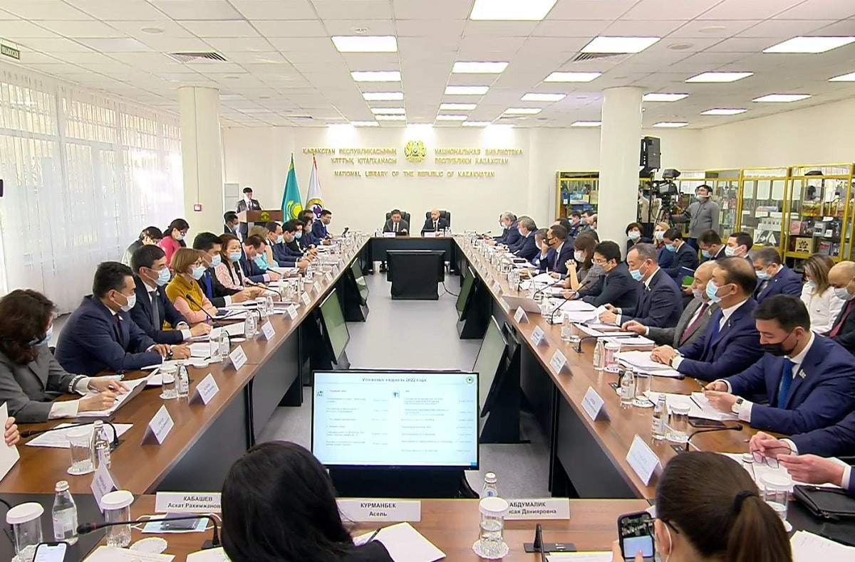 Алматы мәслихатының депутаттары 2022 жылға арналған жергілікті бюджетті нақтылау жөніндегі жобаны қолдады