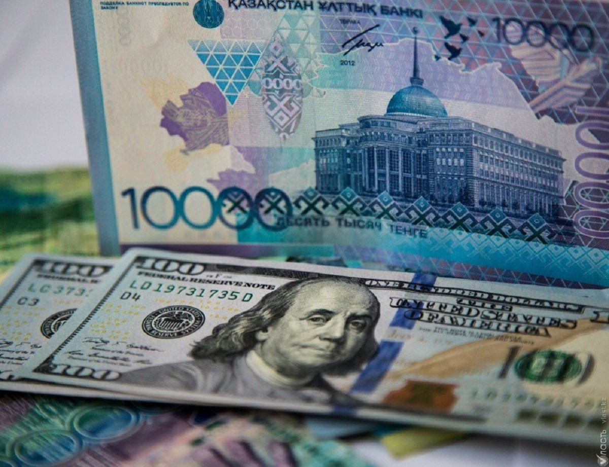 Курс доллара взлетел до 524,5 тенге в обменниках Алматы