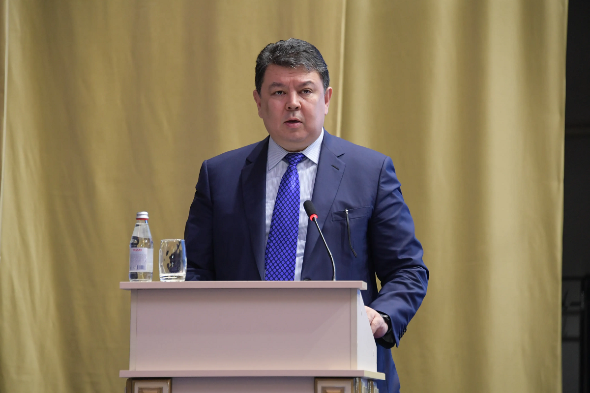 Аким Алматинской области отказался от резиденции и передал здание особенным детям