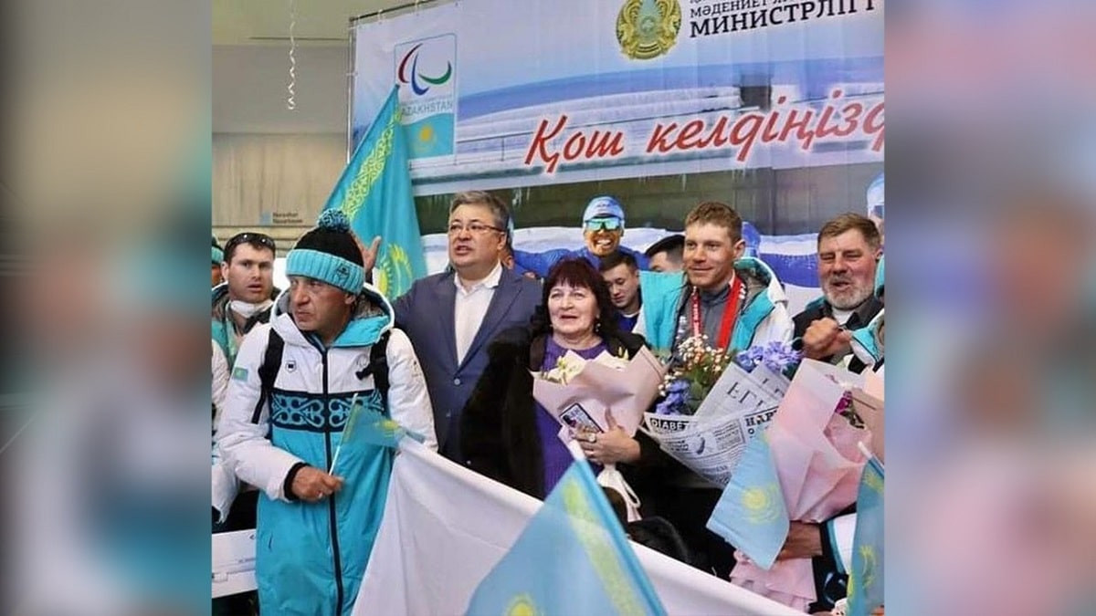 Казахстанские паралимпийцы вернулись на родину