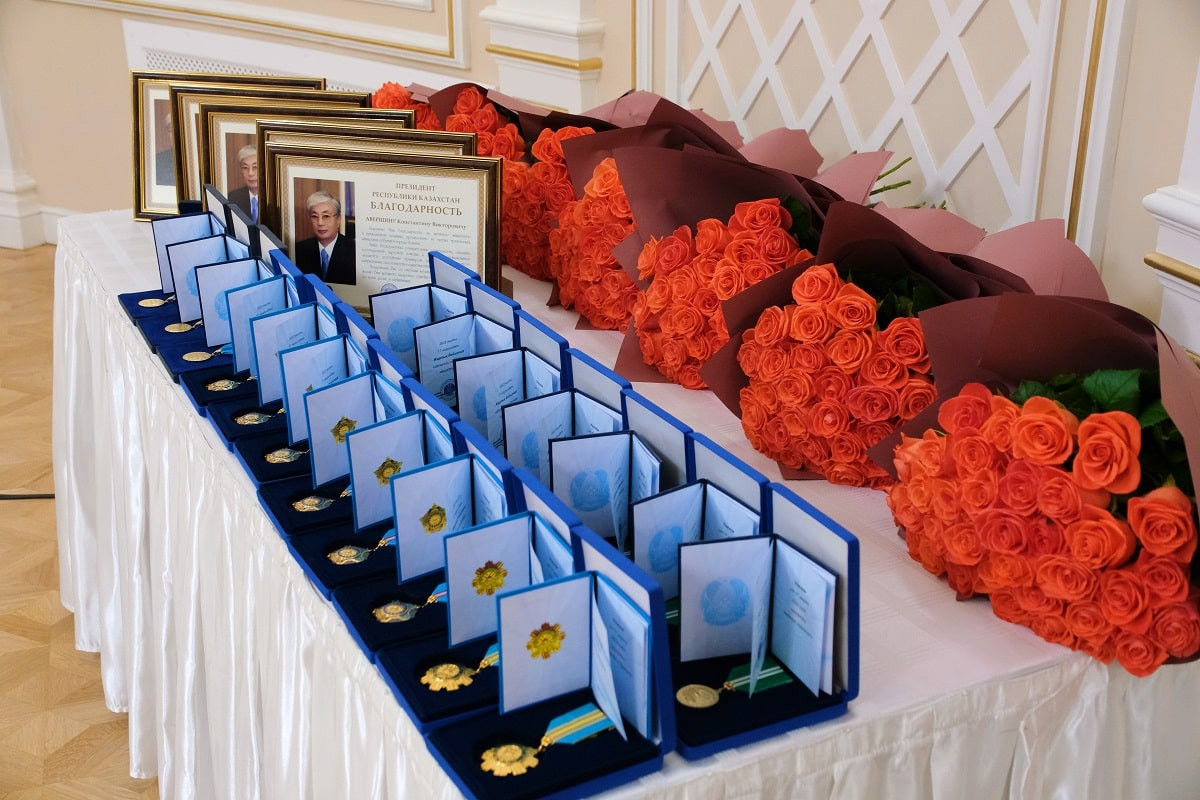 Алматы әкімі ҚР Президентінің атынан жоғары мемлекеттік наградаларды тапсырды