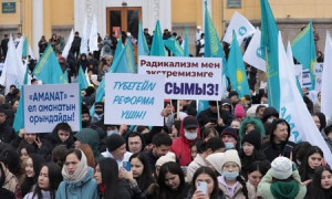 Митинг в Алматы в поддержку Послания Президента: о чем говорили участники