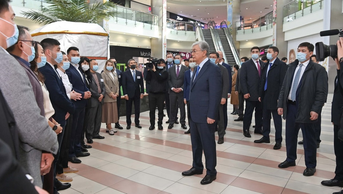 Президент встретился с пострадавшими в январе предпринимателями Алматы