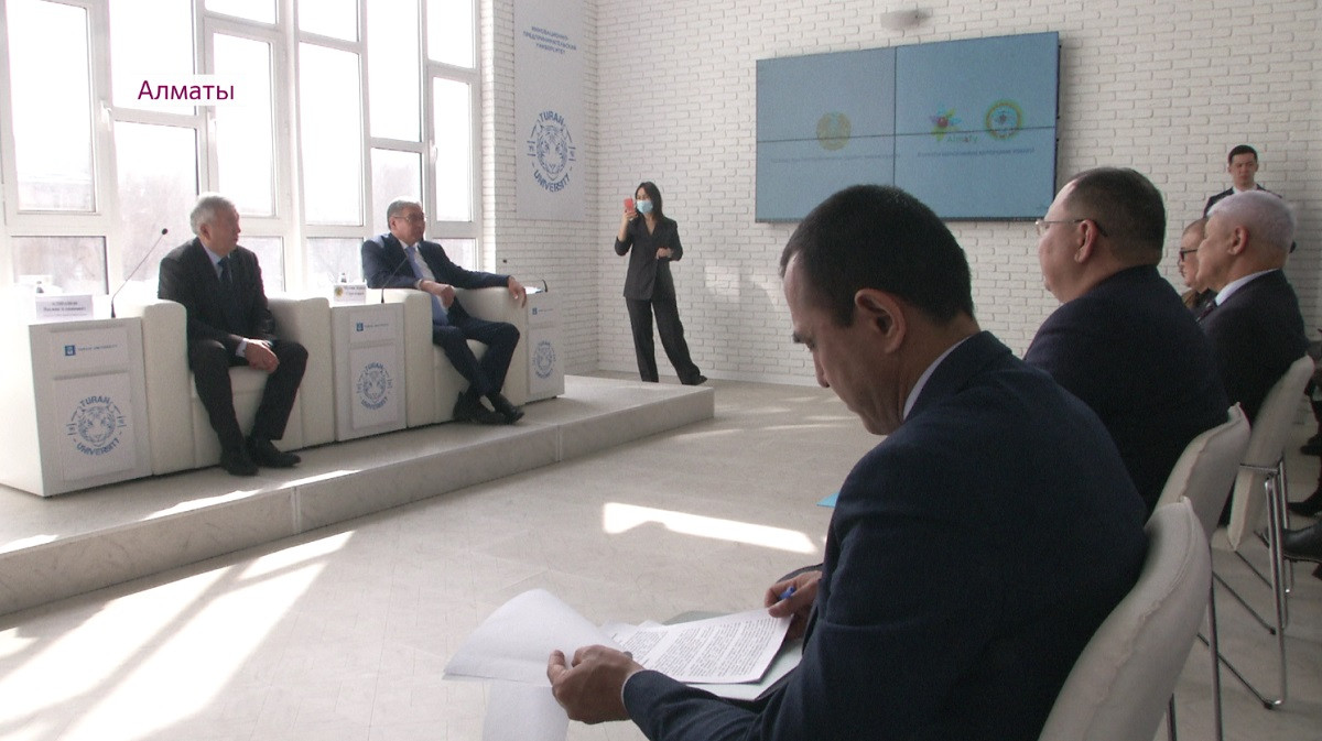 Министр юстиции встретился членами Общественного совета Алматы 