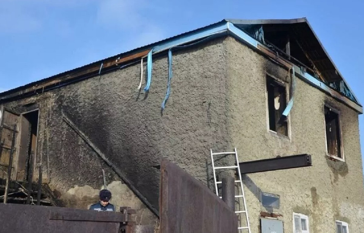 Частный дом загорелся в Костанае - погибли дети