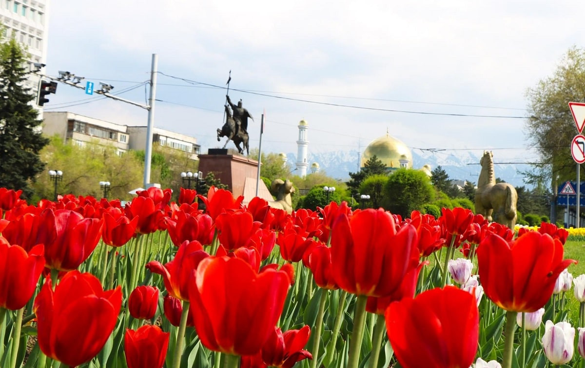 Праздники в мае 2022: сколько дней отдохнут казахстанцы