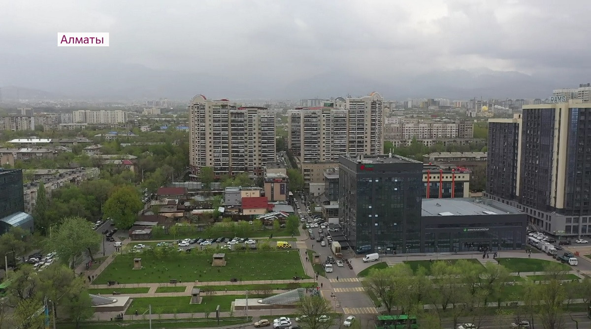 Общественные места, высотность зданий: о чем говорил Досаев на встрече с жителями Бостандыкского района 