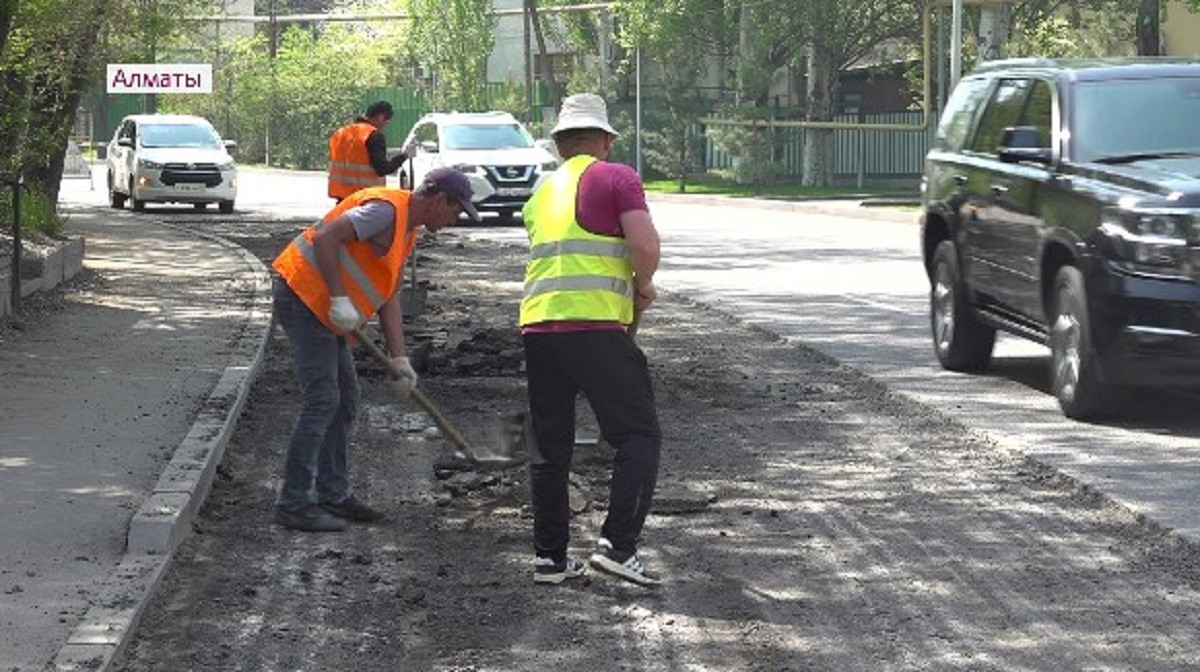 Затянувшийся ремонт дороги на улице Аскарова завершится через несколько дней