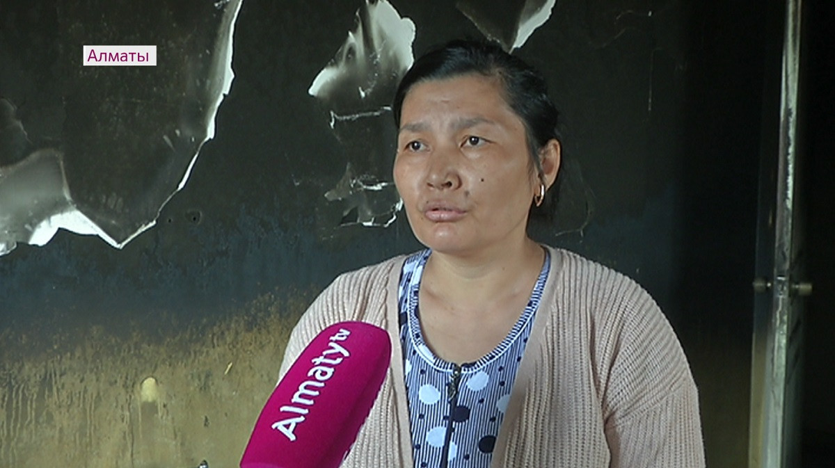 Нужна помощь: пожар уничтожил квартиру многодетной семьи в Алматы