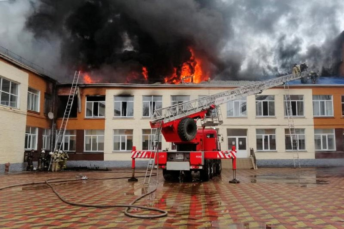 Названа предварительная причина пожара в павлодарской школе