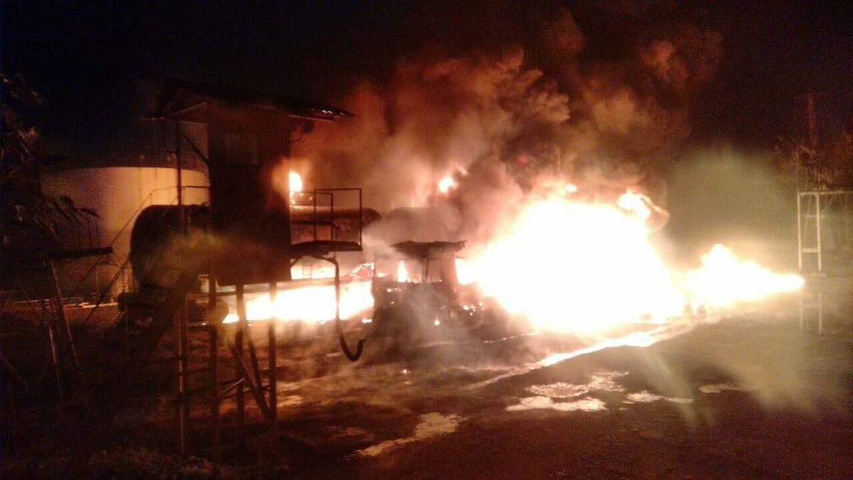 Мощный пожар в Алматы: силы ДЧС предотвратили взрыв 