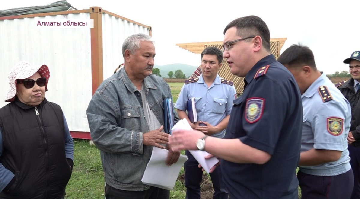 Земельный скандал разгорается в селе Жанатурмыс Алматинской области