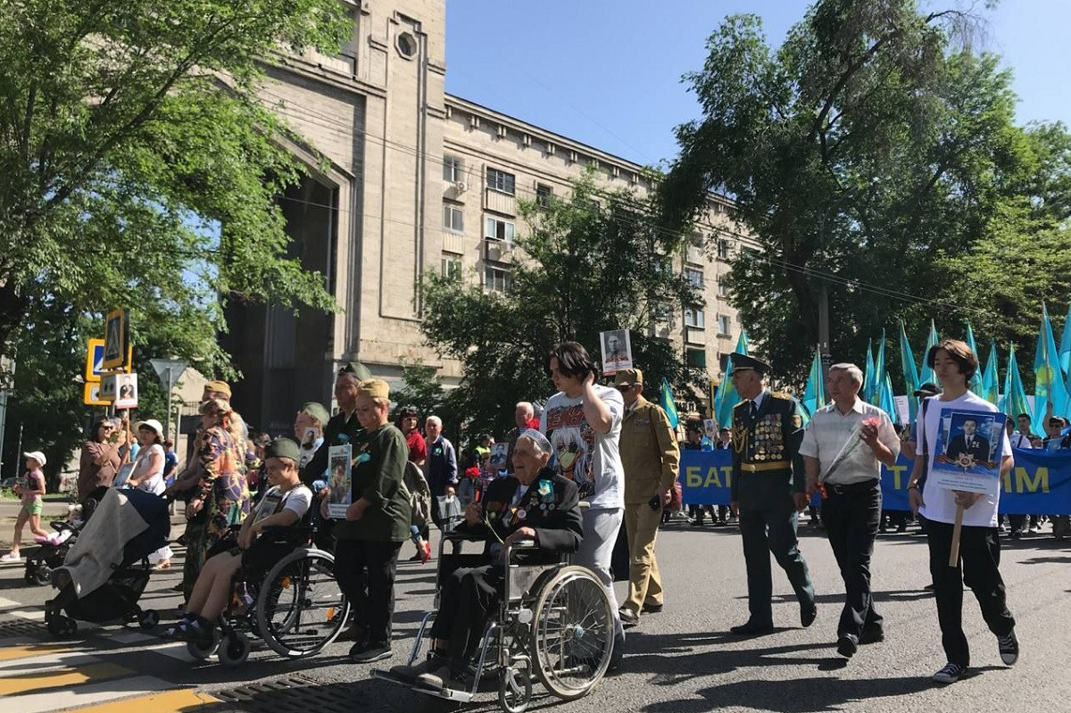Шествие "Батырларға тағзым" проходит в Алматы