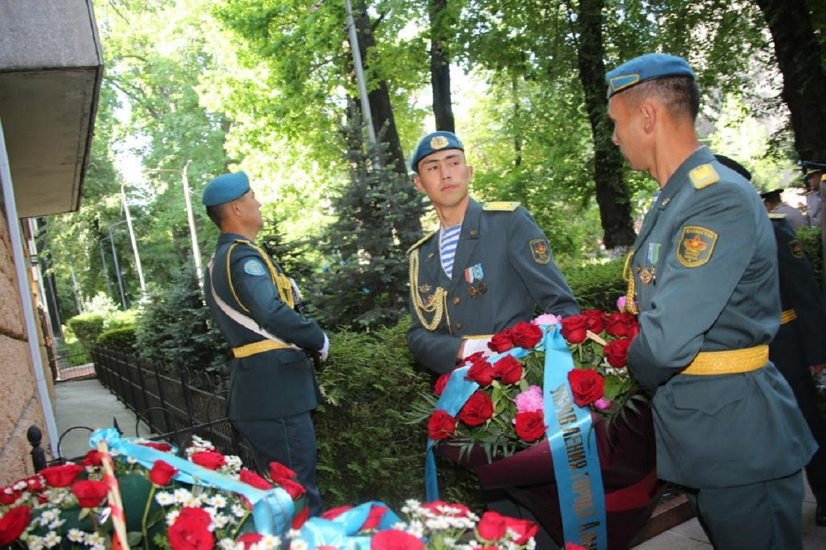 В Алматы почтили память Сагадата Нурмагамбетова