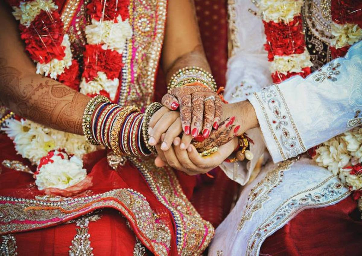 Невероятный случай: в Индии сестры случайно вышли замуж за чужих женихов
