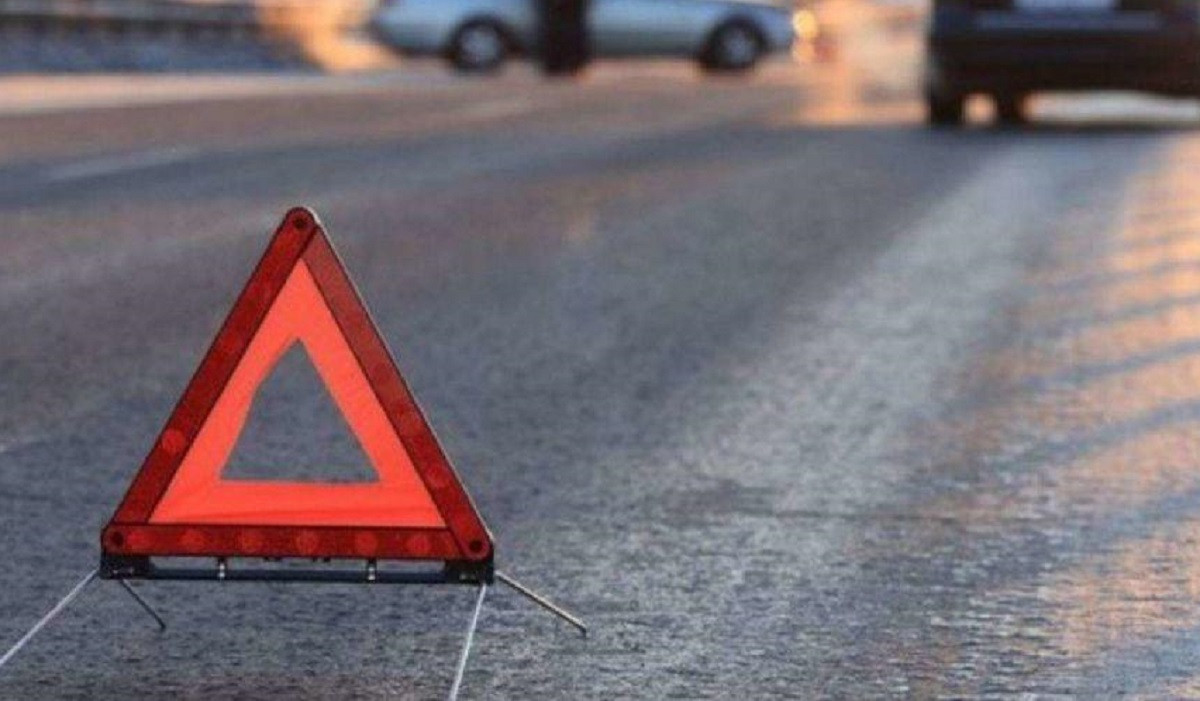 Смертельное ДТП в Алматы: водитель скончался, пассажиры пострадали 