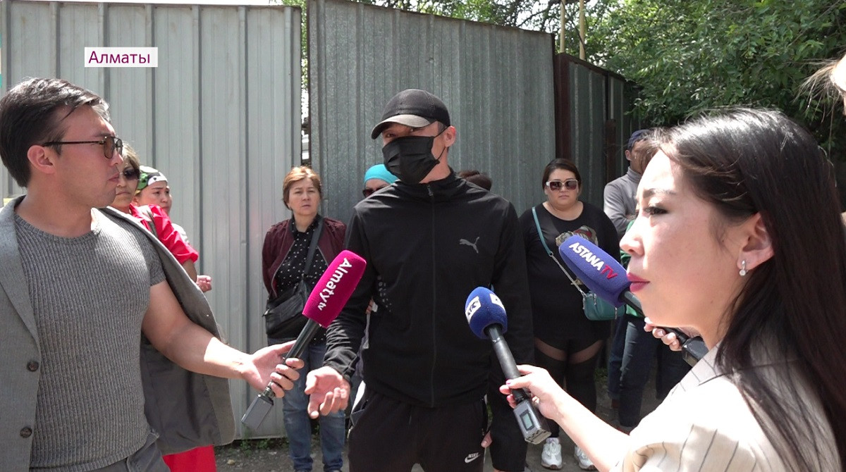 Около 40 человек не могут получить деньги за выполненные работы в новостройке Алматы 