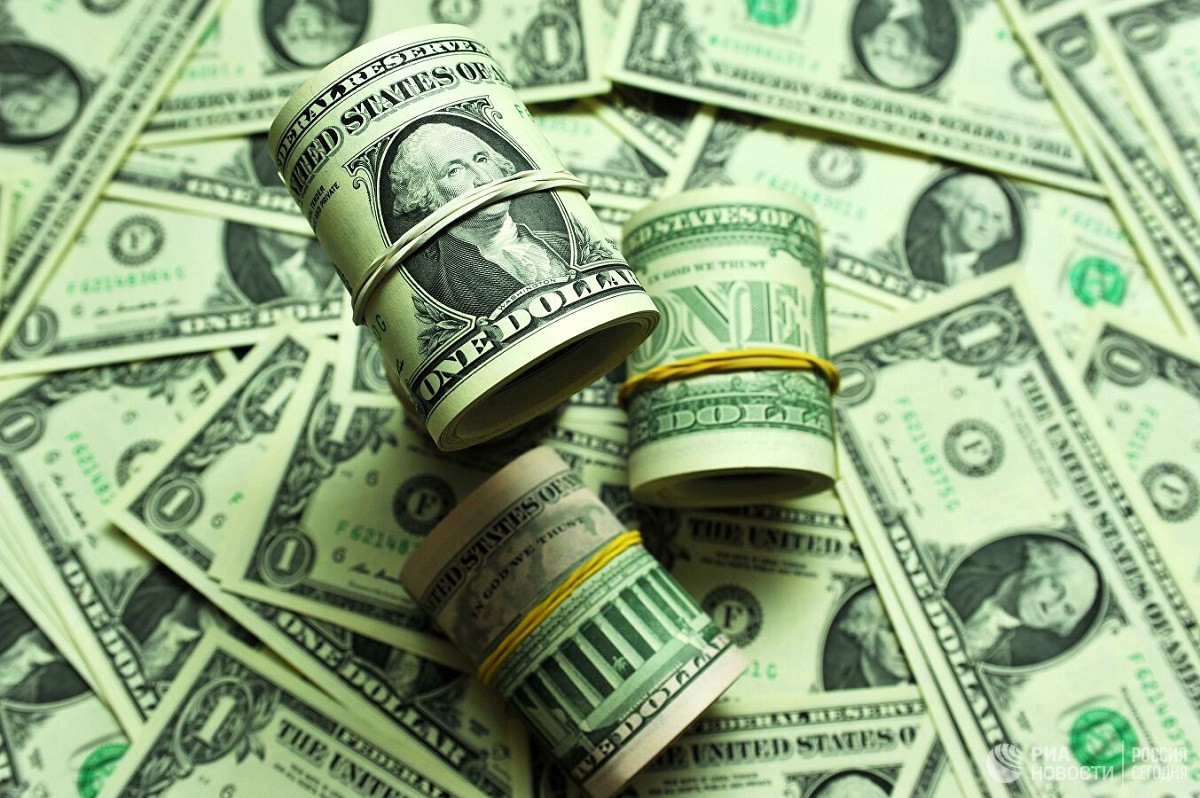 За сколько продают доллары в обменниках Алматы 14 мая