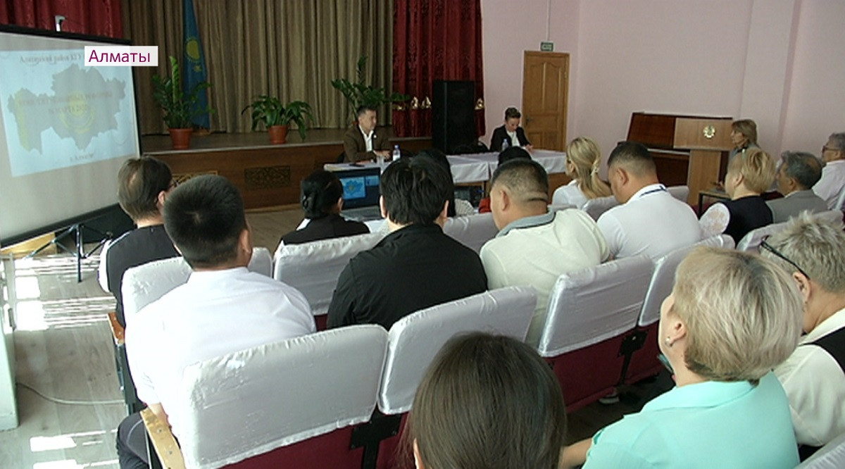 В школах Алматы разъясняют важность участия в референдуме 