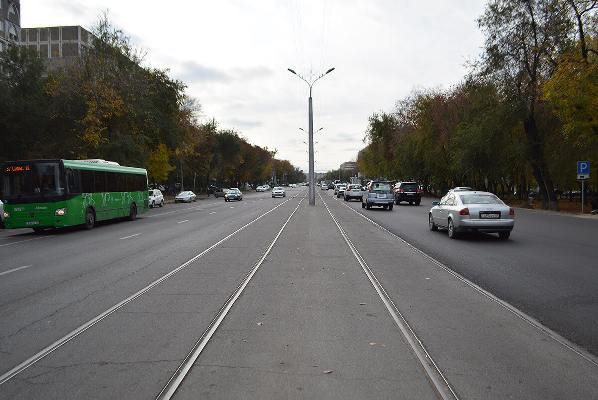 Как идут работы по пробивке улиц в Алматы 