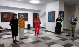 Художественная выставка, посвященная 115-летию Марьям Хакимжановой, открылась в Алматы