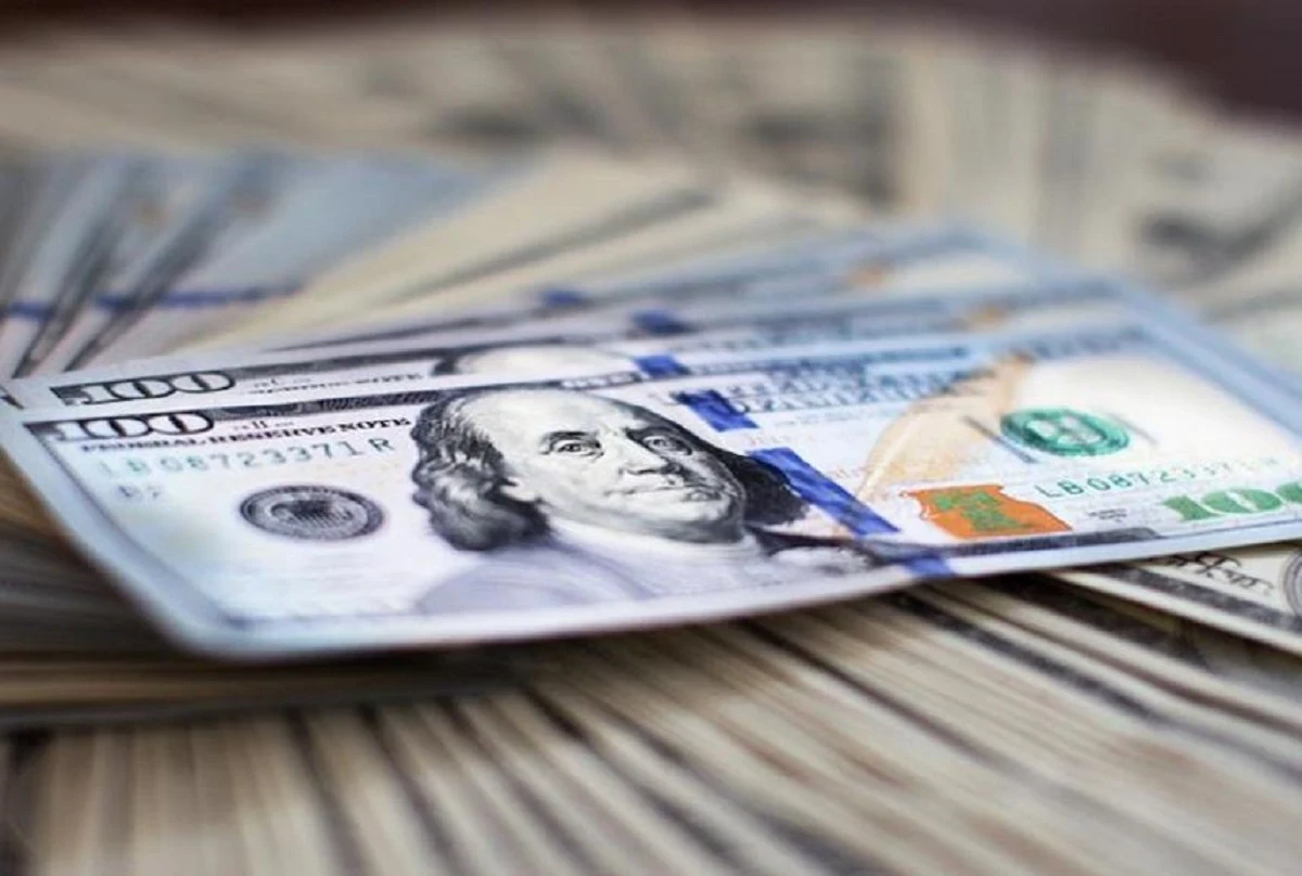 За сколько продают доллары в обменниках Алматы 22 мая