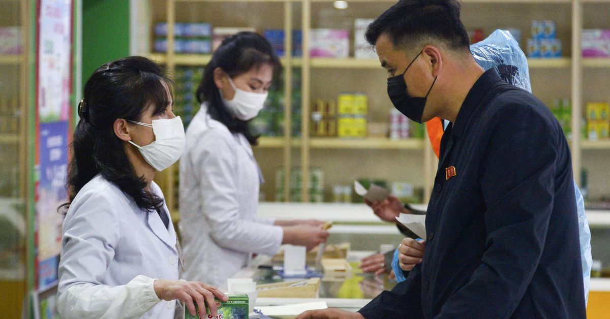 Неизвестная лихорадка в КНДР: за сутки заразились еще 135 000 человек