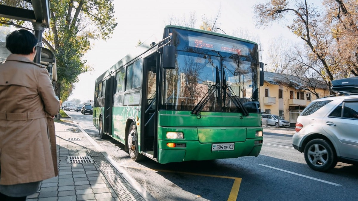 Кто может ездить на общественном транспорте бесплатно в Казахстане 