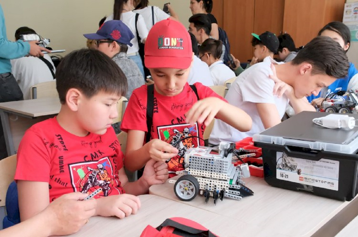 Алматылық оқушылар робототехника бойынша турнирде үздіктерді анықтады