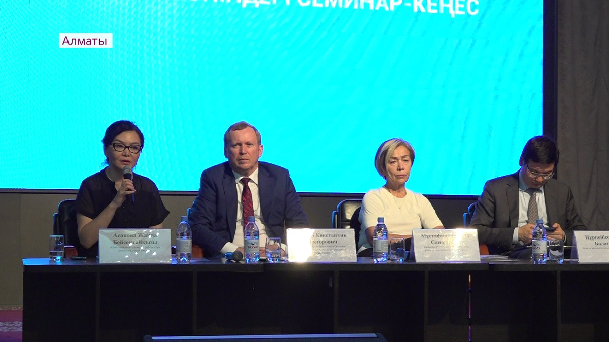 Референдум-2022: члены Центральной комиссии проверили участки голосования в Алматы 
