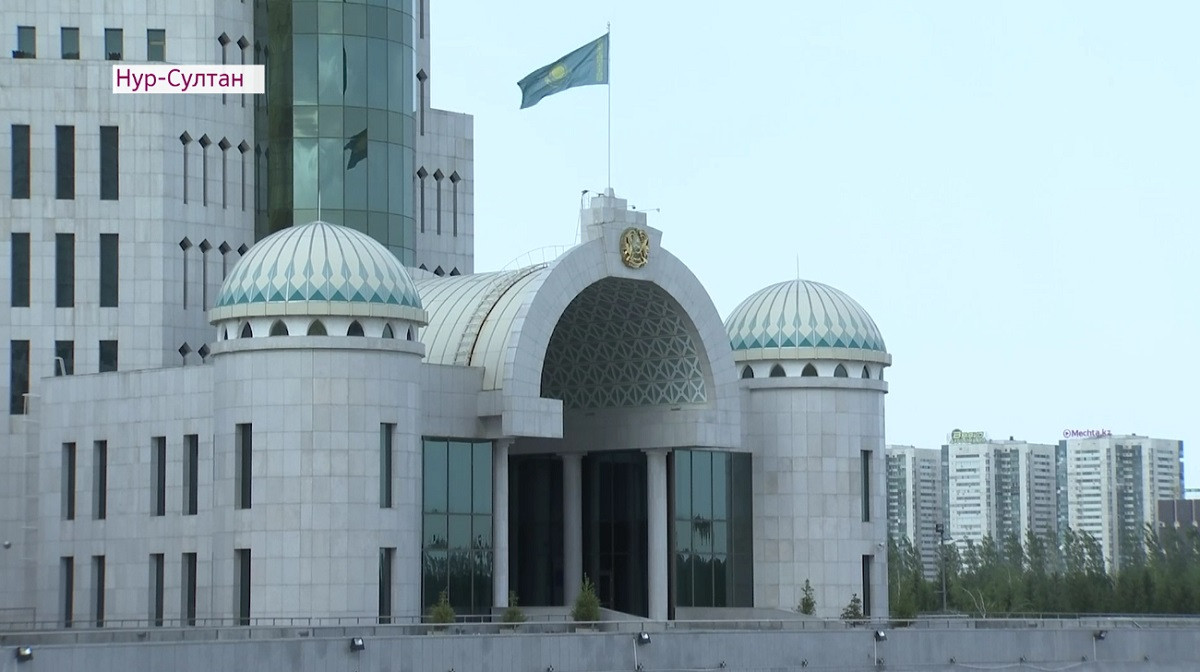 В Казахстане предложили усилить ответственность за неуважение к госсимволам  