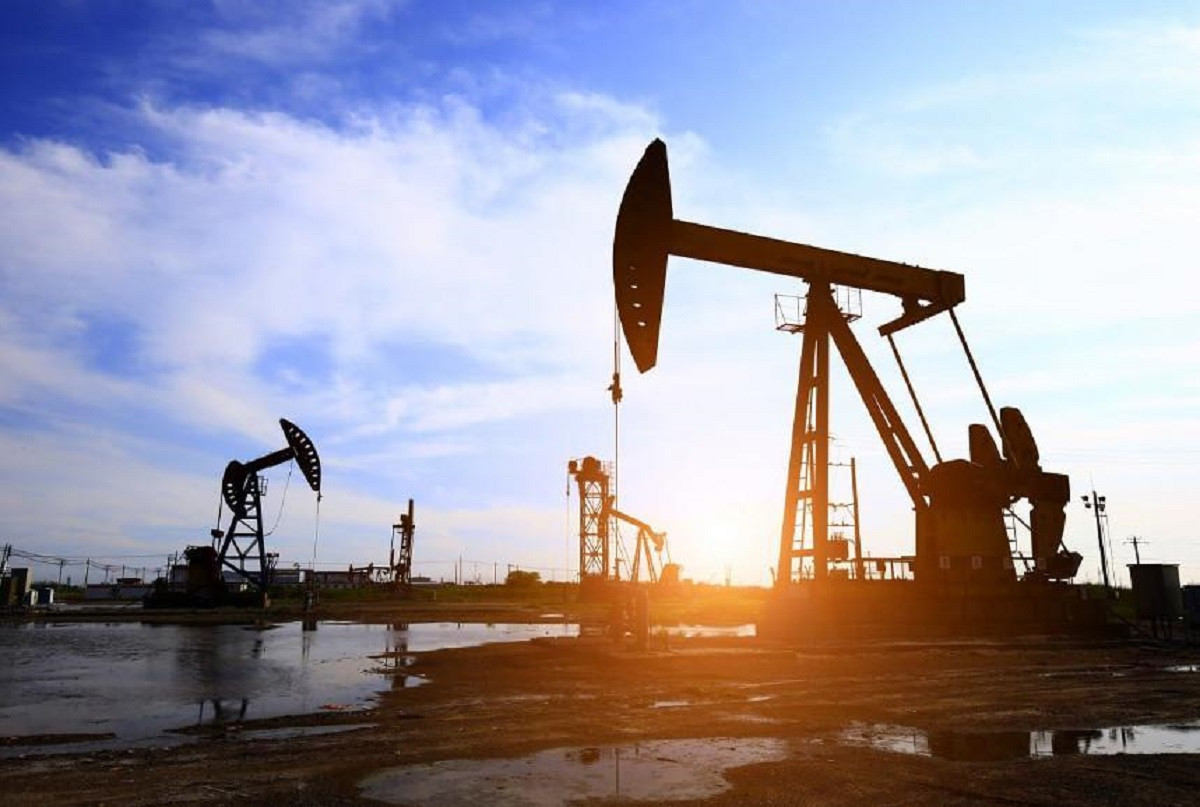 Цена нефти Brent превысила $121 за баррель впервые с 24 марта