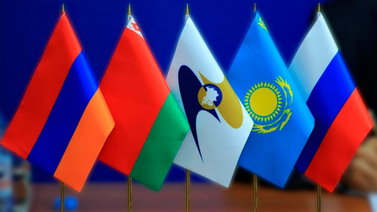 Казахстан - лидер по темпам роста зарплат среди стран ЕАЭС