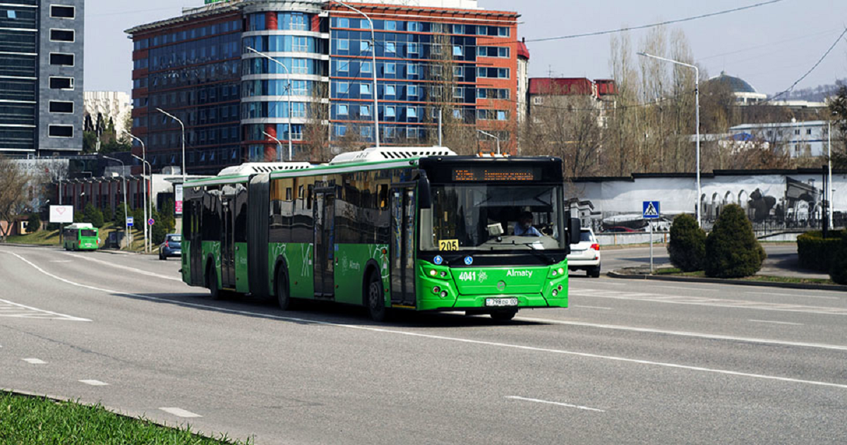 По просьбам горожан: маршрут двух автобусов временно изменили в Алматы 