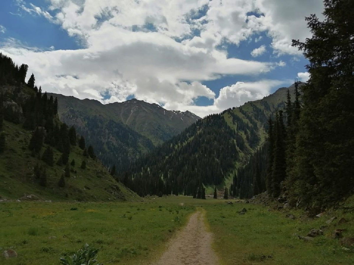 Граница рядом: что нужно помнить при походе в горы Алматы
