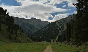 Граница рядом: что нужно помнить при походе в горы Алматы