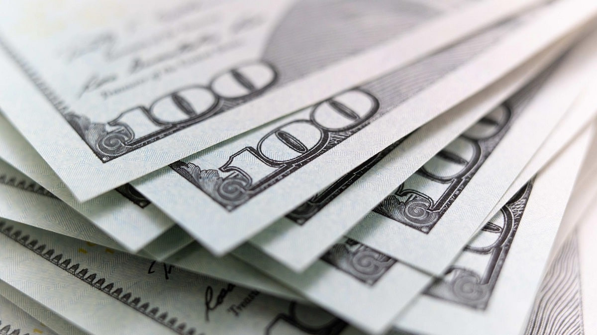 За сколько продают доллары в обменниках Алматы 22 июня 