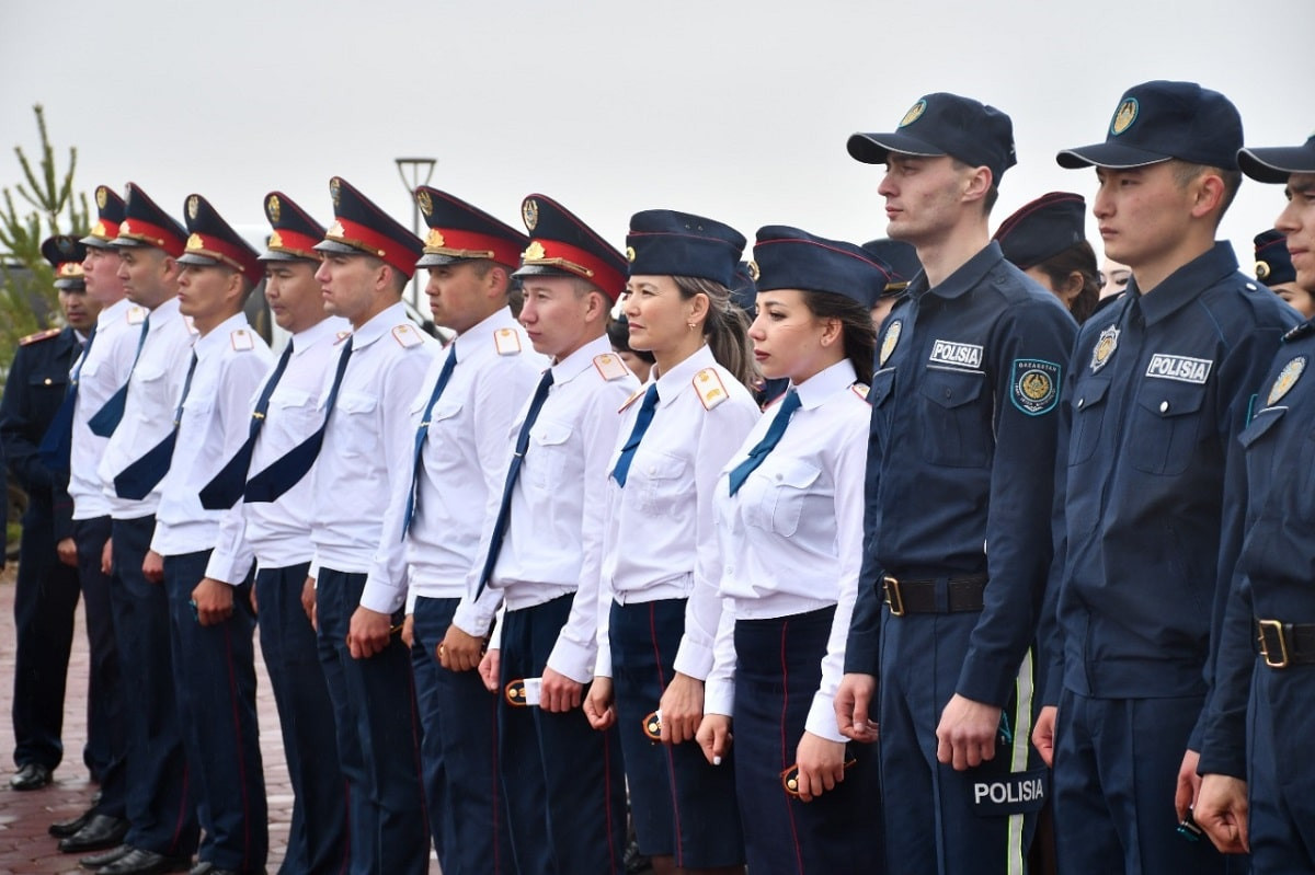 Казахстанской полиции - 30 лет: стражи порядка отмечают профессиональный праздник