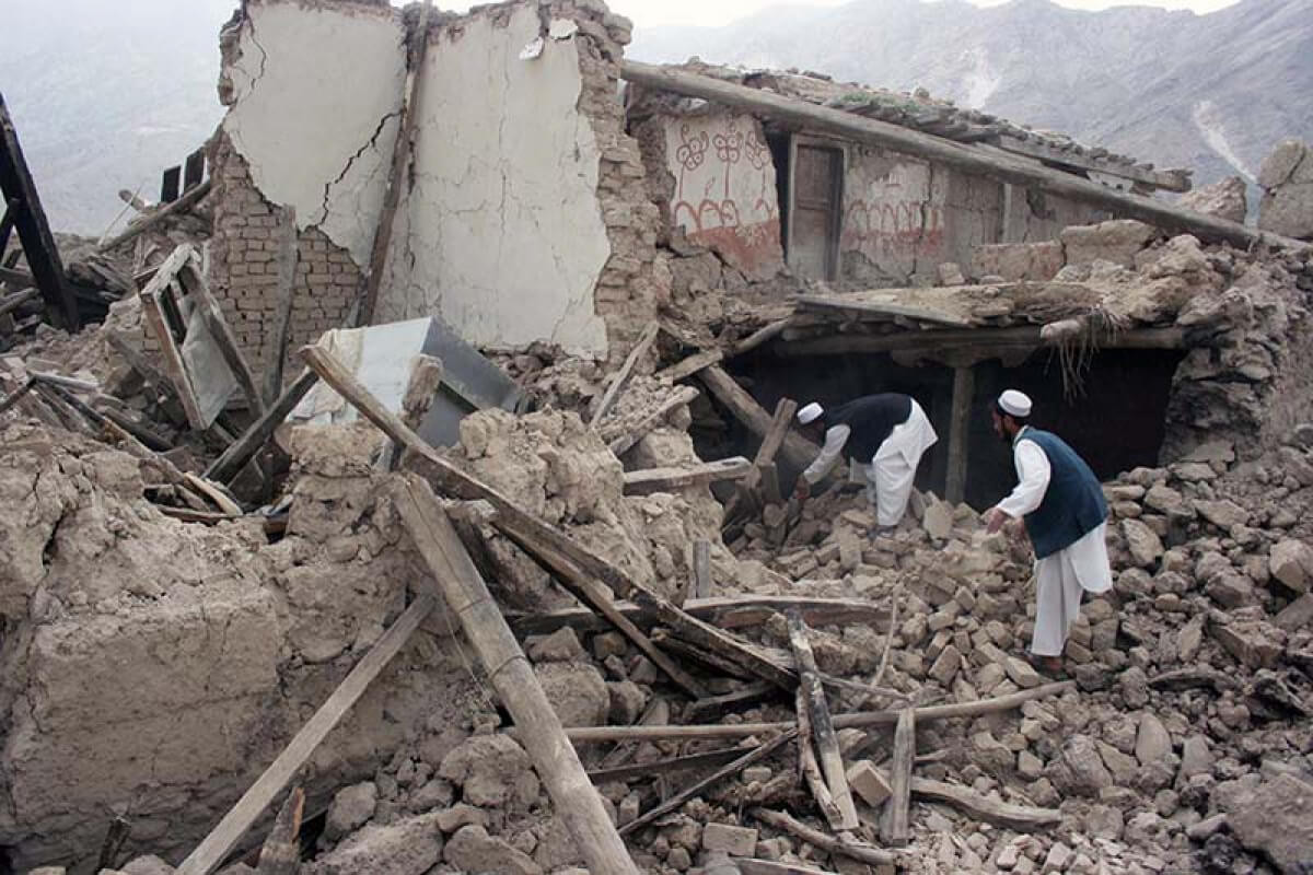 Разрушительное землетрясение в Афганистане: количество жертв растет