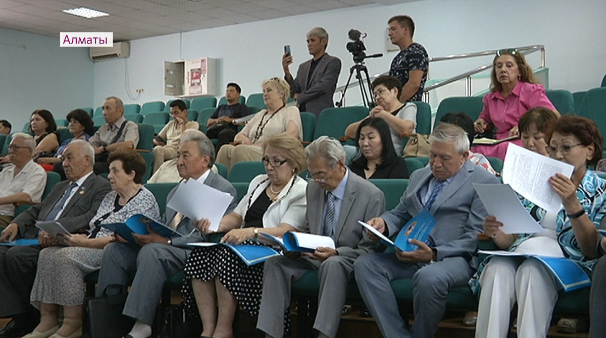 Улучшить медобслуживание для пожилых и ветеранов - новую программу утвердили в Алматы 