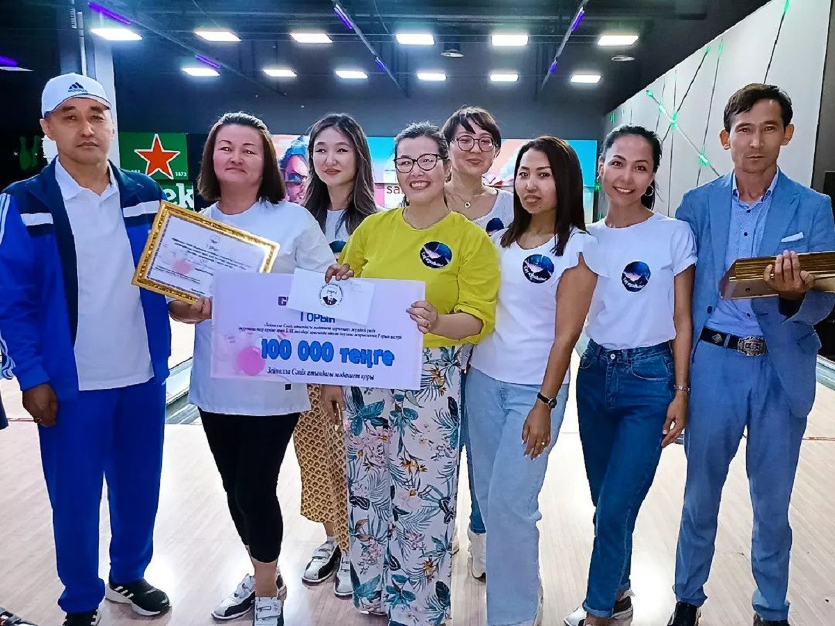Редакторы Almaty TV стали призерами турнира по боулингу