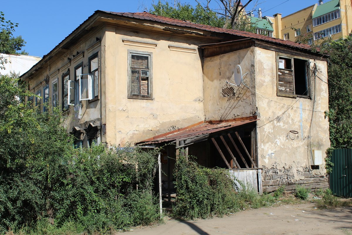 Как решается проблема ветхого жилья в Турксибском районе